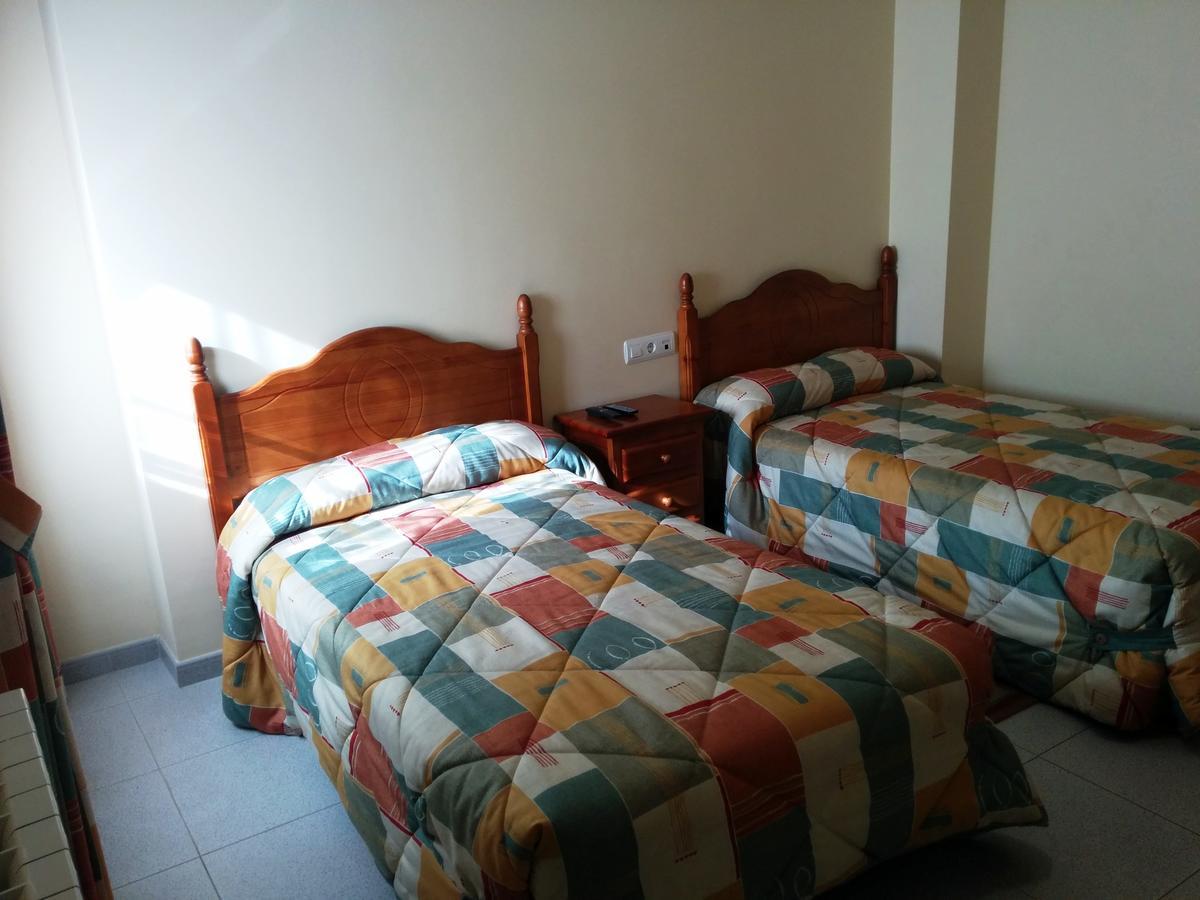 Hostal Carmen Hotel El Puente  Ngoại thất bức ảnh