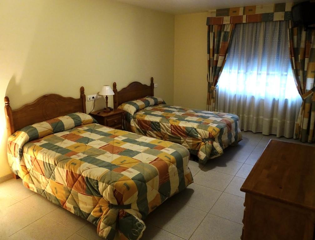 Hostal Carmen Hotel El Puente  Ngoại thất bức ảnh